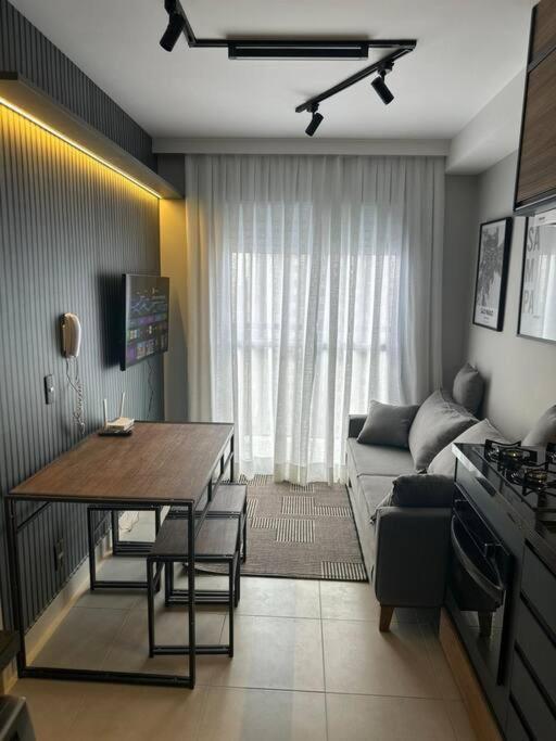 Apartamento Belo Com E Varanda